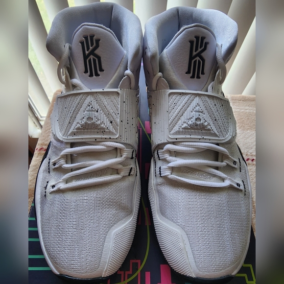 Nike Kyrie 6 'Oreo' 2020', Size 9.5, Color White/Blk-Pure Platinum - Picture 9 of 10